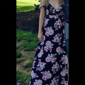 Floral wrap dress! Perfect for wedding attendees!